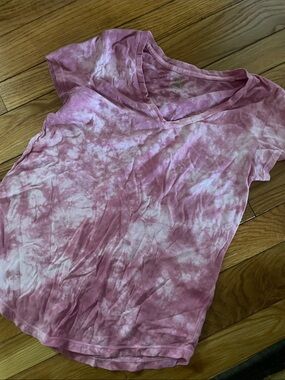 True Craft Women's Pink Tie-Dye V-Neck Short Sleeve Tee